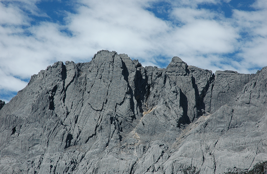 Papua_2020_0910_CarstenszPyramid